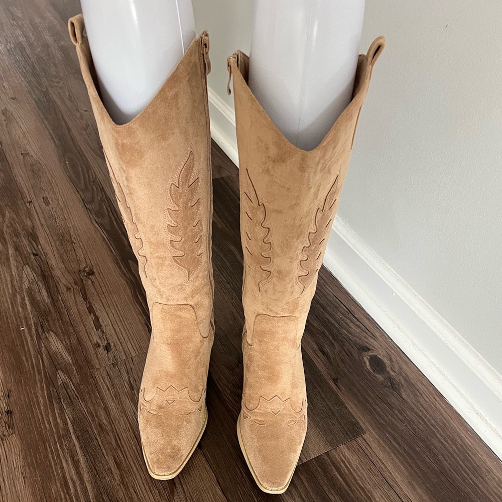 Tan Suede Western Boots